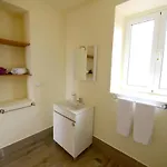 Apartment Charming Prazeres Poolside Campanario