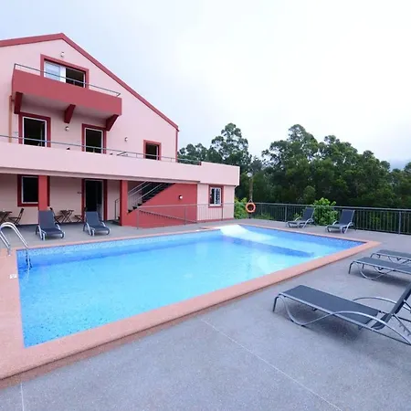 Charming Prazeres Poolside Apartment