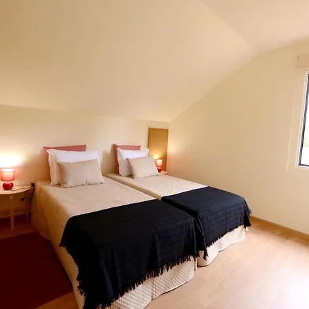 Charming In Prazeres With Shared Pool - 150 M² Апартаменты *