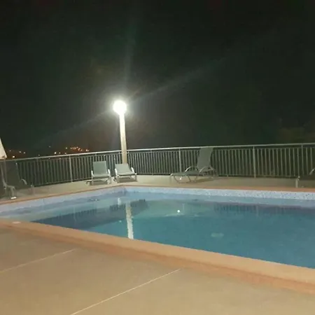 Apartamento Charming In Prazeres With Shared Pool - 150 M²