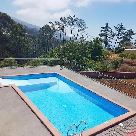 Apartamento Charming In Prazeres With Shared Pool - 150 M²